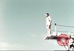 Standbild Outdoor Swimmingpool in England England, 1943, aus Sekunde 31 historischem Filmmaterial Videoclip 65675062853