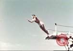 Standbild Outdoor Swimmingpool in England England, 1943, aus Sekunde 33 historischem Filmmaterial Videoclip 65675062853