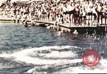 Standbild Outdoor Swimmingpool in England England, 1943, aus Sekunde 36 historischem Filmmaterial Videoclip 65675062853