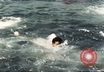 Standbild Outdoor Swimmingpool in England England, 1943, aus Sekunde 47 historischem Filmmaterial Videoclip 65675062853