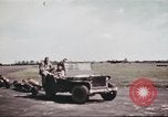 Immagine di I militari americani di unità Polebrook Northamptonshire Inghilterra, 1943, secondo 13 filmato di repertorio 65675062854