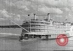 Immagine di Nave a vapore al porto di St Louis Saint Louis Missouri USA, 1945, secondo 11 filmato di repertorio 65675062893