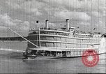 Immagine di Nave a vapore al porto di St Louis Saint Louis Missouri USA, 1945, secondo 12 filmato di repertorio 65675062893