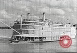 Immagine di Nave a vapore al porto di St Louis Saint Louis Missouri USA, 1945, secondo 14 filmato di repertorio 65675062893