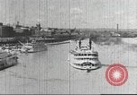 Immagine di Nave a vapore al porto di St Louis Saint Louis Missouri USA, 1945, secondo 16 filmato di repertorio 65675062893