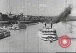 Immagine di Nave a vapore al porto di St Louis Saint Louis Missouri USA, 1945, secondo 20 filmato di repertorio 65675062893
