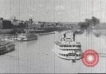 Immagine di Nave a vapore al porto di St Louis Saint Louis Missouri USA, 1945, secondo 23 filmato di repertorio 65675062893