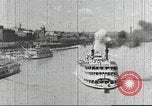 Immagine di Nave a vapore al porto di St Louis Saint Louis Missouri USA, 1945, secondo 25 filmato di repertorio 65675062893
