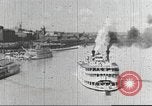 Immagine di Nave a vapore al porto di St Louis Saint Louis Missouri USA, 1945, secondo 26 filmato di repertorio 65675062893