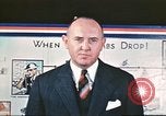 Standbild Air Raid-Warnung United States USA, 1942, aus Sekunde 6 historischem Filmmaterial Videoclip 65675062909