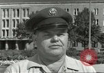 Standbild Luftbrückendenkmals Berlin Deutschland, 1959, aus Sekunde 17 historischem Filmmaterial Videoclip 65675062918