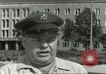 Standbild Luftbrückendenkmals Berlin Deutschland, 1959, aus Sekunde 20 historischem Filmmaterial Videoclip 65675062918