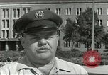 Standbild Luftbrückendenkmals Berlin Deutschland, 1959, aus Sekunde 27 historischem Filmmaterial Videoclip 65675062918