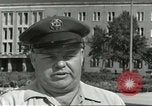 Standbild Luftbrückendenkmals Berlin Deutschland, 1959, aus Sekunde 31 historischem Filmmaterial Videoclip 65675062918