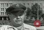Standbild Luftbrückendenkmals Berlin Deutschland, 1959, aus Sekunde 36 historischem Filmmaterial Videoclip 65675062918