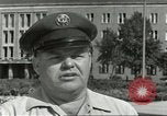 Standbild Luftbrückendenkmals Berlin Deutschland, 1959, aus Sekunde 37 historischem Filmmaterial Videoclip 65675062918