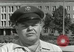 Standbild Luftbrückendenkmals Berlin Deutschland, 1959, aus Sekunde 38 historischem Filmmaterial Videoclip 65675062918
