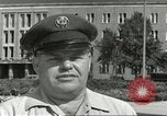 Standbild Luftbrückendenkmals Berlin Deutschland, 1959, aus Sekunde 43 historischem Filmmaterial Videoclip 65675062918