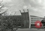 Standbild Luftbrückendenkmals Berlin Deutschland, 1959, aus Sekunde 12 historischem Filmmaterial Videoclip 65675062919