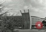 Standbild Luftbrückendenkmals Berlin Deutschland, 1959, aus Sekunde 13 historischem Filmmaterial Videoclip 65675062919