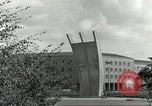 Standbild Luftbrückendenkmals Berlin Deutschland, 1959, aus Sekunde 16 historischem Filmmaterial Videoclip 65675062919