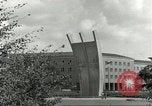 Standbild Luftbrückendenkmals Berlin Deutschland, 1959, aus Sekunde 17 historischem Filmmaterial Videoclip 65675062919