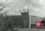 Standbild Luftbrückendenkmals Berlin Deutschland, 1959, aus Sekunde 18 historischem Filmmaterial Videoclip 65675062919