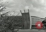 Standbild Luftbrückendenkmals Berlin Deutschland, 1959, aus Sekunde 20 historischem Filmmaterial Videoclip 65675062919