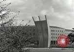 Standbild Luftbrückendenkmals Berlin Deutschland, 1959, aus Sekunde 24 historischem Filmmaterial Videoclip 65675062919