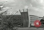 Standbild Luftbrückendenkmals Berlin Deutschland, 1959, aus Sekunde 25 historischem Filmmaterial Videoclip 65675062919