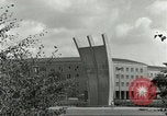 Standbild Luftbrückendenkmals Berlin Deutschland, 1959, aus Sekunde 33 historischem Filmmaterial Videoclip 65675062919