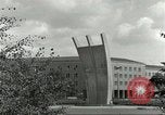 Standbild Luftbrückendenkmals Berlin Deutschland, 1959, aus Sekunde 40 historischem Filmmaterial Videoclip 65675062919