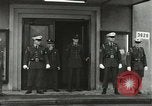Standbild Elvis Presley Entlassung aus der Armee Friedberg Deutschland, 1960, aus Sekunde 12 historischem Filmmaterial Videoclip 65675062926