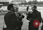 Standbild Elvis Presley Entlassung aus der Armee Friedberg Deutschland, 1960, aus Sekunde 25 historischem Filmmaterial Videoclip 65675062926