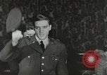 Standbild Elvis Presley Entlassung aus der Armee Friedberg Deutschland, 1960, aus Sekunde 44 historischem Filmmaterial Videoclip 65675062926