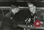 Standbild Elvis Presley Entlassung aus der Armee Friedberg Deutschland, 1960, aus Sekunde 58 historischem Filmmaterial Videoclip 65675062926