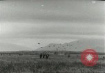 Standbild amerikanischen Fallschirmjäger Europa, 1960, aus Sekunde 1 historischem Filmmaterial Videoclip 65675062927