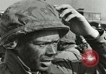 Standbild amerikanischen Fallschirmjäger Europa, 1960, aus Sekunde 8 historischem Filmmaterial Videoclip 65675062927