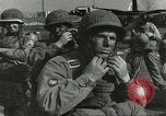 Standbild amerikanischen Fallschirmjäger Europa, 1960, aus Sekunde 15 historischem Filmmaterial Videoclip 65675062927