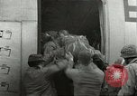 Standbild amerikanischen Fallschirmjäger Europa, 1960, aus Sekunde 30 historischem Filmmaterial Videoclip 65675062927