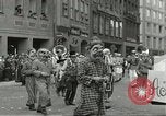 Standbild Fasching Parade München Deutschland, 1960, aus Sekunde 10 historischem Filmmaterial Videoclip 65675062928