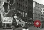 Standbild Fasching Parade München Deutschland, 1960, aus Sekunde 35 historischem Filmmaterial Videoclip 65675062928