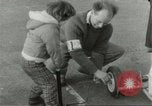 Standbild Go-karts Racing Lakenheath in England, 1960, aus Sekunde 18 historischem Filmmaterial Videoclip 65675062929