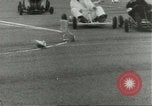 Standbild Go-karts Racing Lakenheath in England, 1960, aus Sekunde 32 historischem Filmmaterial Videoclip 65675062929