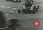 Standbild Go-karts Racing Lakenheath in England, 1960, aus Sekunde 33 historischem Filmmaterial Videoclip 65675062929