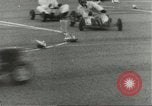 Standbild Go-karts Racing Lakenheath in England, 1960, aus Sekunde 34 historischem Filmmaterial Videoclip 65675062929