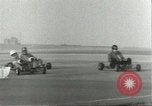 Standbild Go-karts Racing Lakenheath in England, 1960, aus Sekunde 44 historischem Filmmaterial Videoclip 65675062929