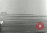 Standbild Go-karts Racing Lakenheath in England, 1960, aus Sekunde 46 historischem Filmmaterial Videoclip 65675062929