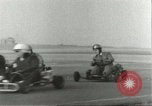Standbild Go-karts Racing Lakenheath in England, 1960, aus Sekunde 49 historischem Filmmaterial Videoclip 65675062929