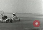 Standbild Go-karts Racing Lakenheath in England, 1960, aus Sekunde 50 historischem Filmmaterial Videoclip 65675062929